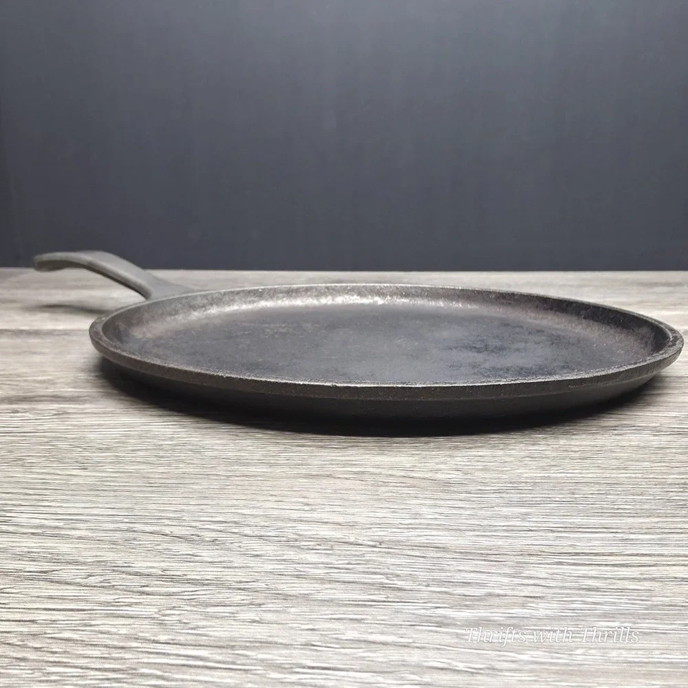 Vintage‎ LODGE Cast Iron Griddle Skillet - 90G 10-1/2